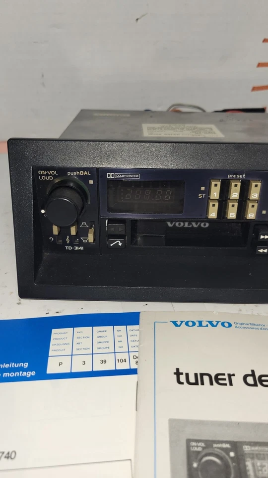 VOLVO 740 760 940 RADIO STEREO CASSETTE PLAYER AM FM RECEIVER 51299233C TD-3141 - Image 2 of 4