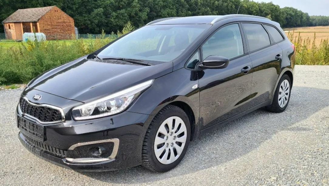 Auto Clover Deflectors AUTO CLOVER 4-Piece Smoke Tinted Wind Deflectors For Kia Ceed Estate SW (2012-2018) - External Fit, Reduces Noise Car Window Visors