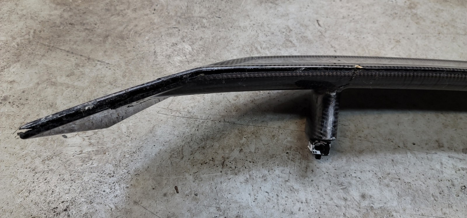 OEM AUDI R8 PERFORMANCE PLUS COUPE 2016-2022 REAR SPOILER WING DAMAGED READ!!!! 