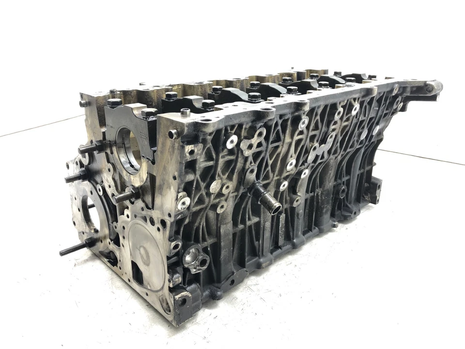 BMW X5 3.0 V6 2009-2013 bloque de cilindros de motor diésel OEM. Foto 3 de 4