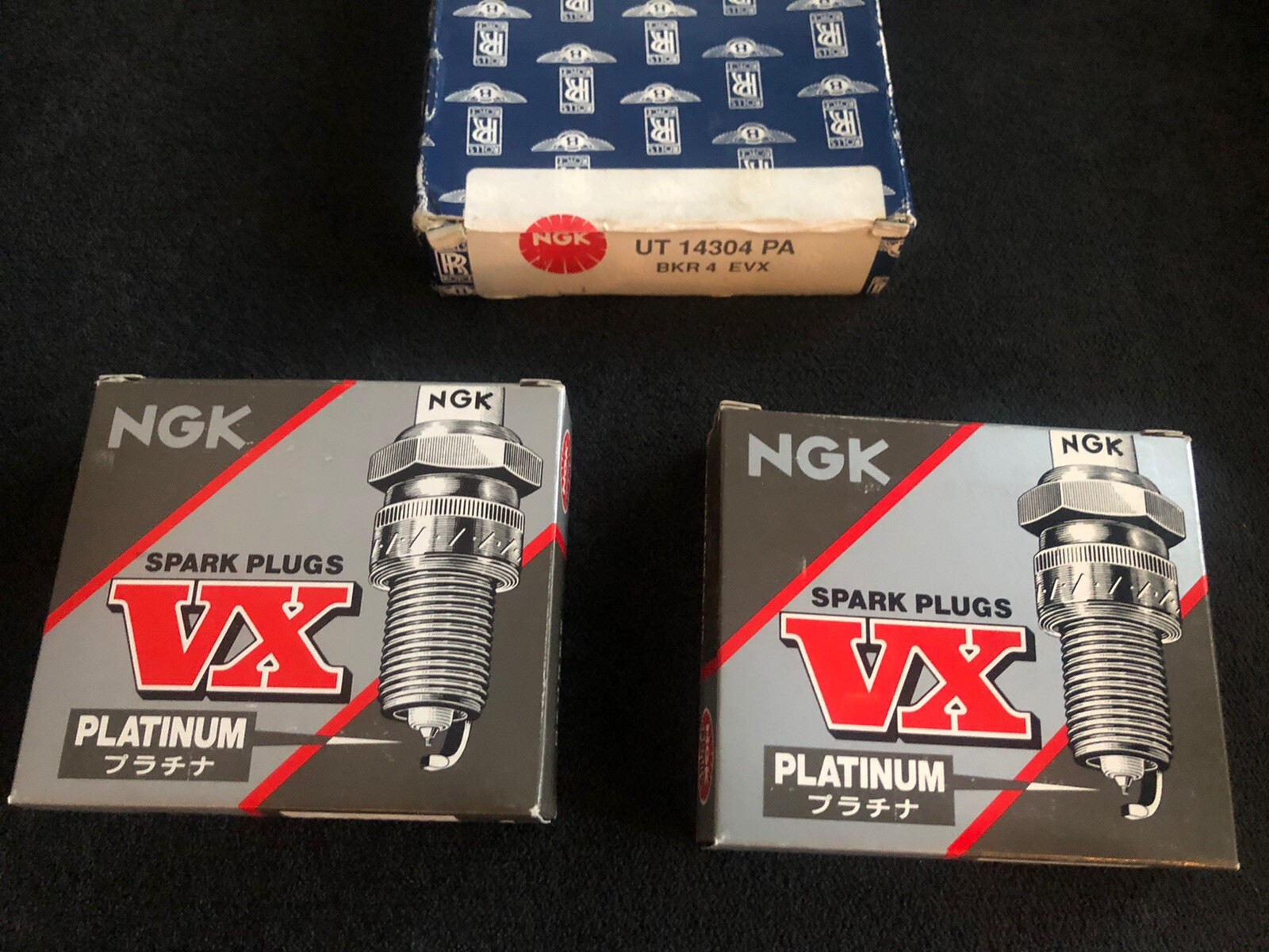 Rolls Royce Bentley 1996-97 Naturally Aspirated Spark Plug Set UT14304PA NOS OEM