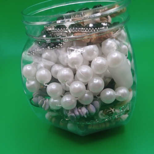 Lot Or Clear Jar Full Of 12 Necklaces - Picture 8 of 15