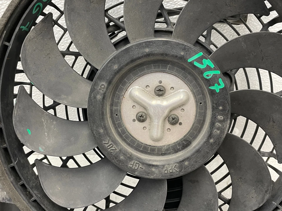 Conjunto de ventilador de refrigeración condensador Lexus GX460 AC 10 11 12 13 4,6 L 1567 FABRICANTE DE EQUIPOS ORIGINALES Foto 2 de 4