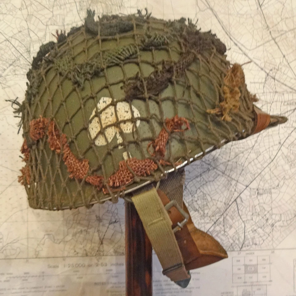 Casco de fianza M2 "D" de la Segunda Guerra Mundial 101º ABN 506º PIR Capt. con revestimiento de salto Westinghouse D*DÍA Foto 3 de 4