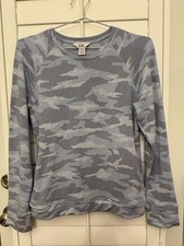 Athleta Girl Warm Up Printed Sweatshirt in a blue camouflage pattern size XL