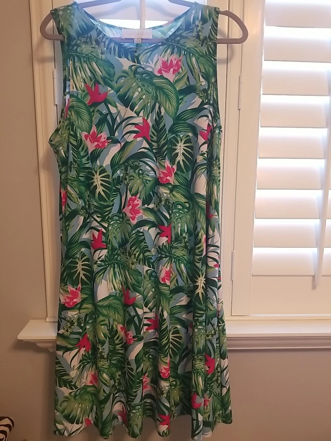 Cappagallo Dress Sz XL  Swing Style Floral Sleeveless Resort Wear Poly Spandex