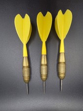Vtg Unicorn Darts W/ Yellow Flights  Case 34g Set No. 304 - Made In England