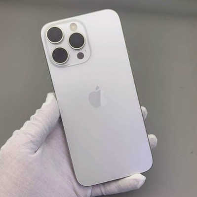 R*y様 海外版　iPhone 15 Pro ホワイト 本体 iPhone 15 Pro 256GB ホワイト 新品 123,000円 中古 88,800円 | ネット