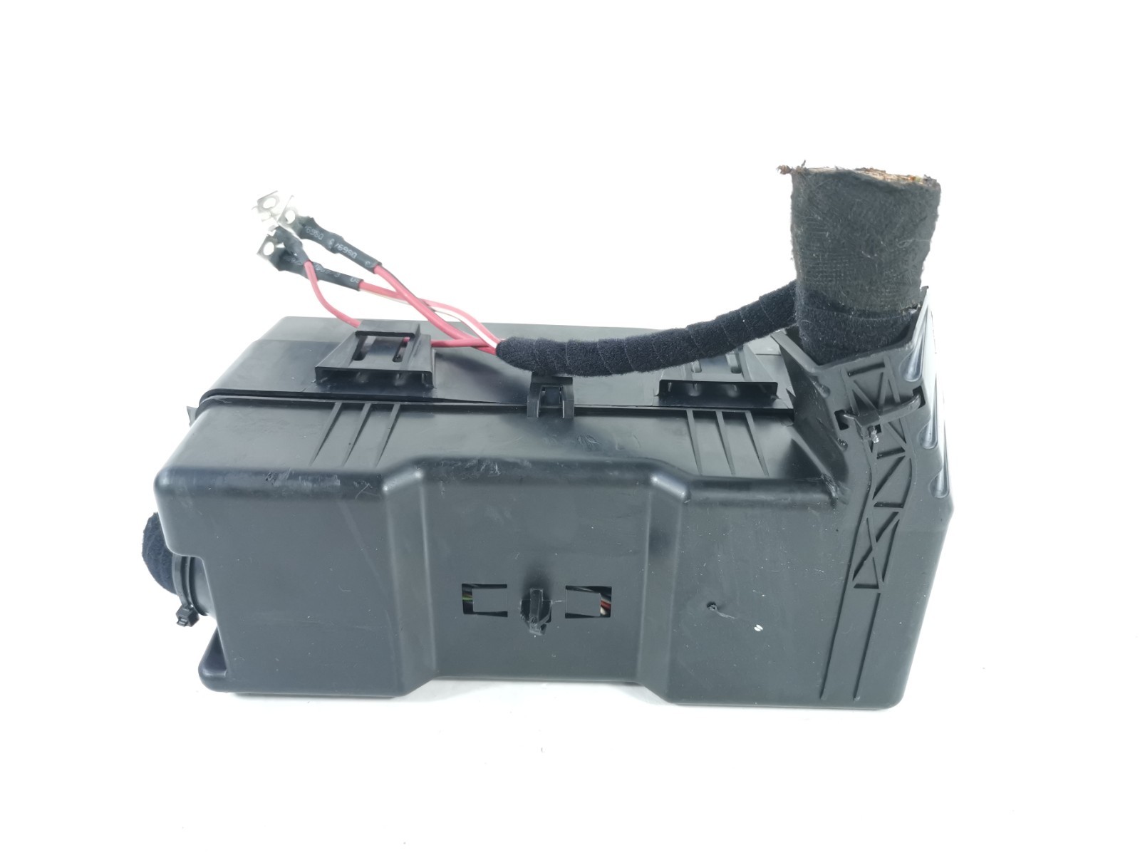 Maserati Levante 2017 AWD AUTO 3.0 L Rear Trunk Fuse Relay Box 670037969 OEM