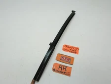 RIGHT REAR DOOR PANEL TRACK FRAME GUIDE GLASS WINDOW CHANNEL BRACKET RR RH R