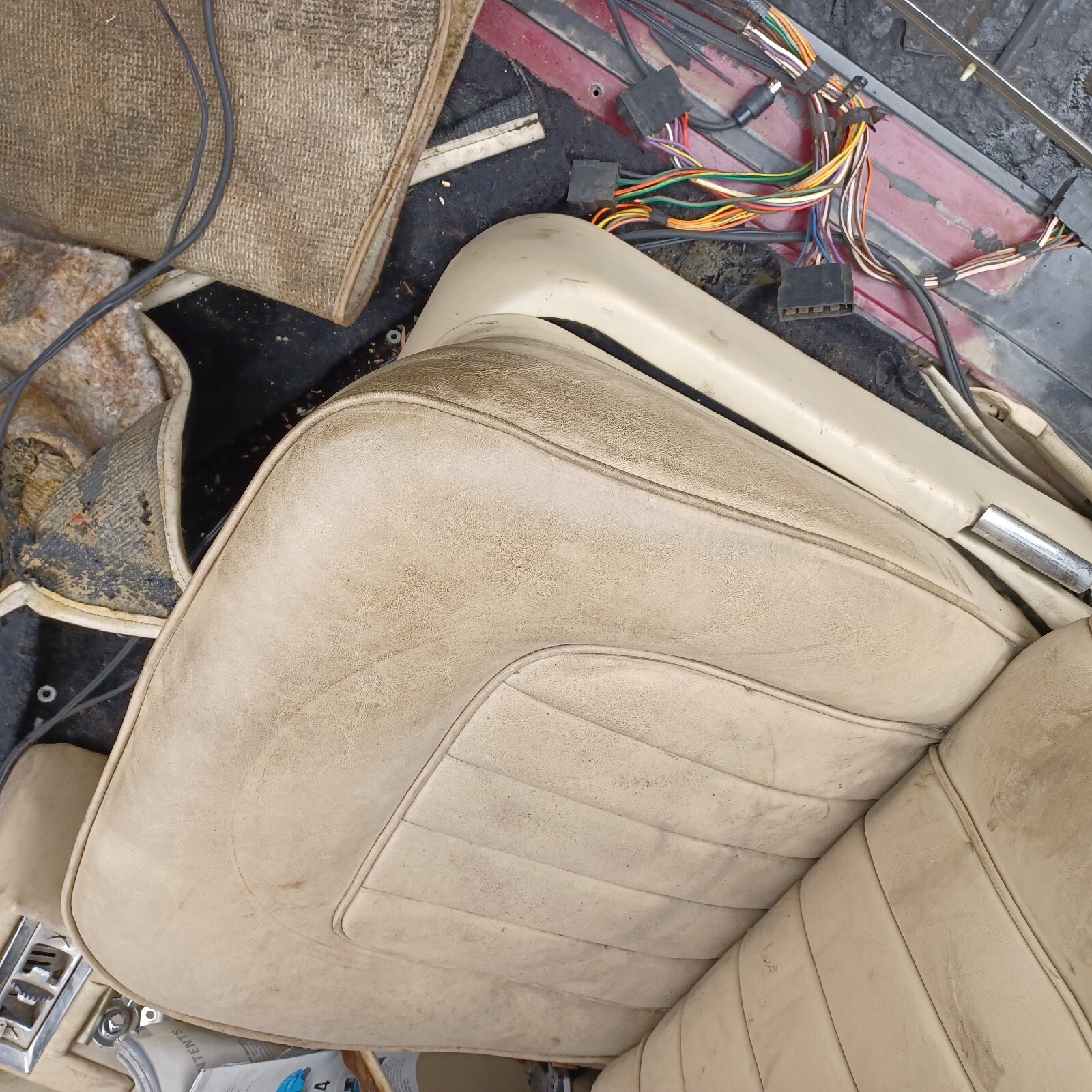 80 ROLLS ROYCE SILVER SHADOW left and Right front seats cream beige