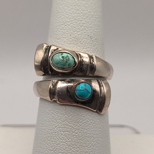 Vintage Sterling Silver 925 Bypass Two-tone Turquoise Ring. Size 7.25
