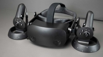 HP Reverb G2 VR Headset - Complete with Box - All Original Accessories Included