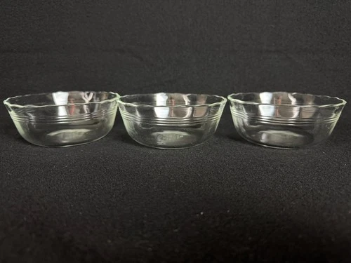 2 Corning Pyrex #464 Custard Cup 3-Ring Ramekin 10 oz Dessert Bowl Scalloped Rim