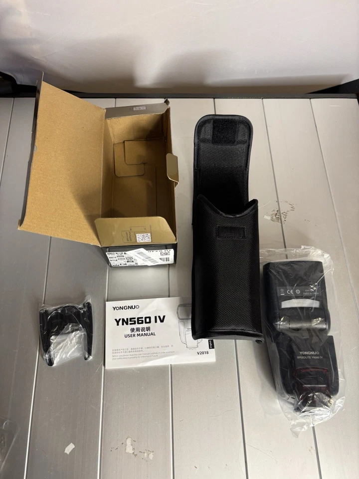Yongnuo FBA_YN560 IV Wireless Flash Speedlite Master  Digital Cameras - Image 4 of 4