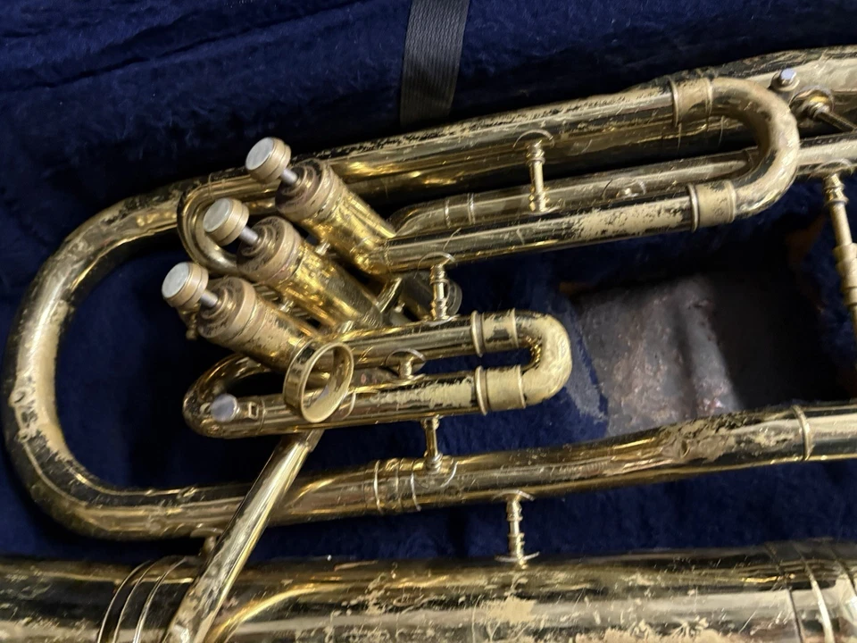 Conn 10I Euphonium 3 válvulas sino dianteiro 3V latão barítono - Imagem 3 de 4