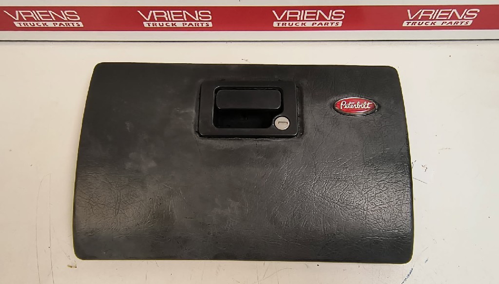 p.e様　未開封　2ボックスづつ PETERBILT 17-04245 DOOR-ASSEMBLY GLOVE BOX BLACK SUPERCEDED BY S10