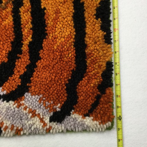 VTG MCM Latch Hook Wall Rug Yarn Art Complete Tiger 33”x24” - Picture 10 of 10