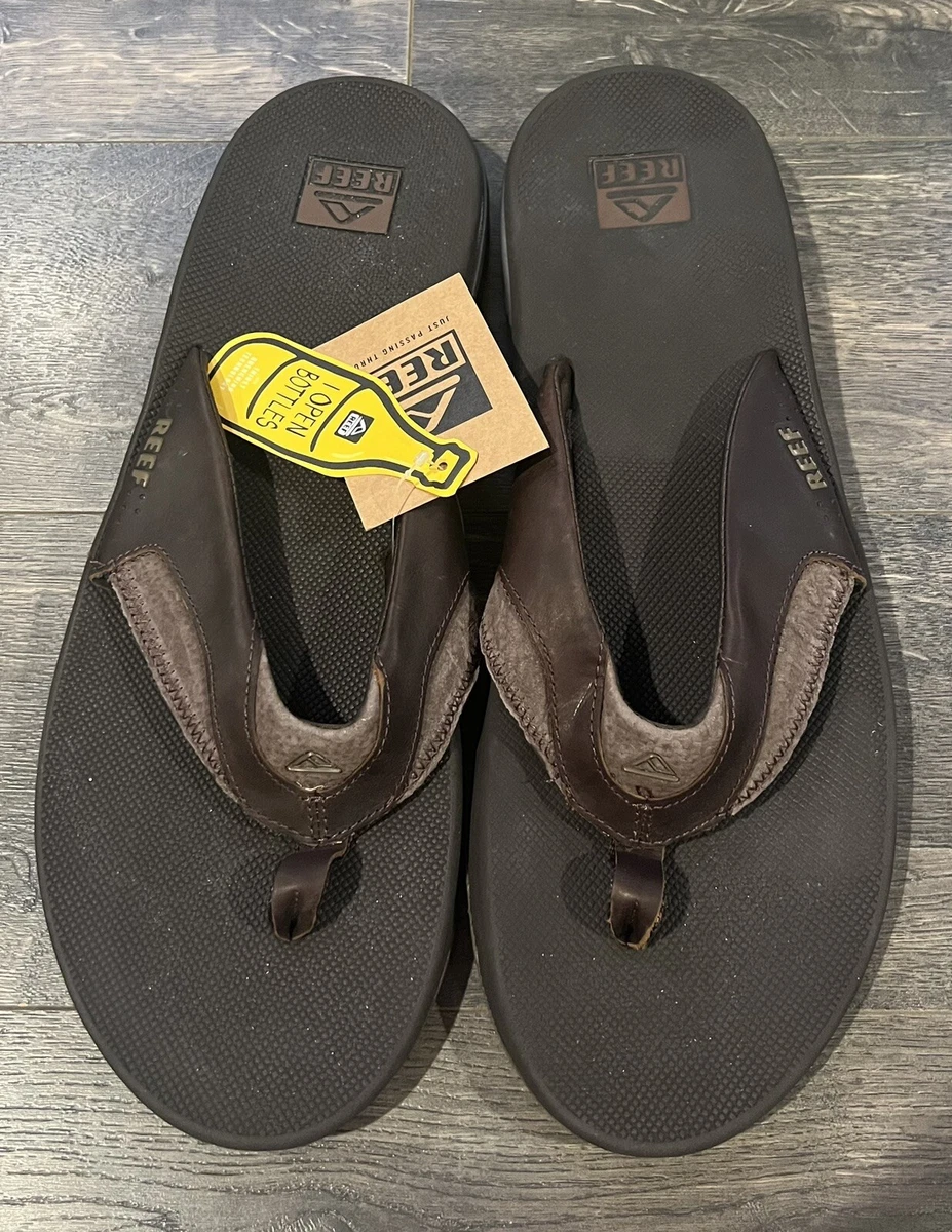 Reef flip flops with shop beer opener