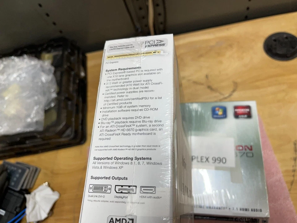 VisionTek - AMD Radeon HD 6670 1GB GDDR5 PCI Express 2.1 Graphics Card - Image 3 of 4