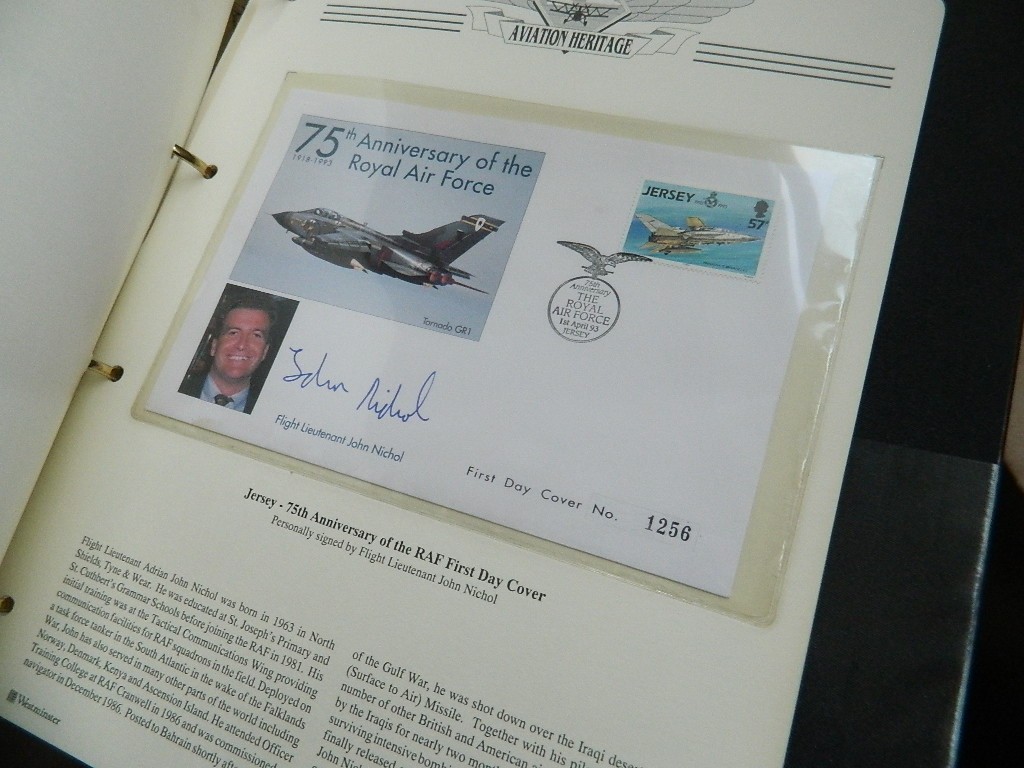 WORLD 7.7KG STAMPS ASSORTMENT IN LARGE BOX FESTIVE SORTER!