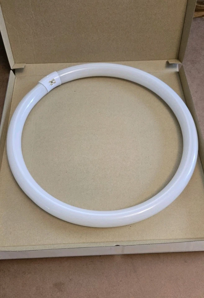 GE Cool White 40w Circline 16" 4 Prong Light Bulb - Image 2 of 3