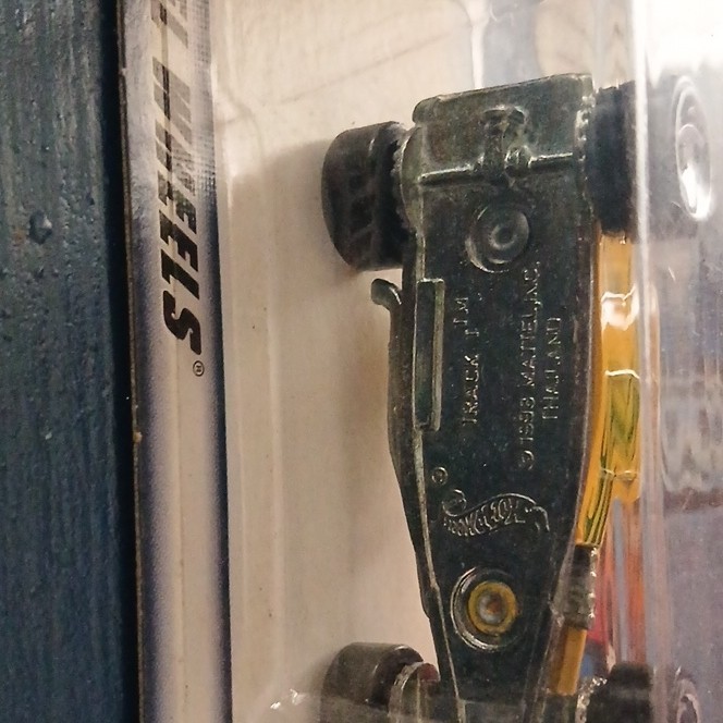 Hot Wheels 2000 Hot Rod Magazine Series Track T 1:64 Diecast Car Yellow Unopened