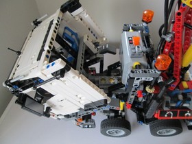 LEGO TECHNIC Mercedes-Benz Arocs 3245 (42043) Complete W Manual WORKS 2 color su