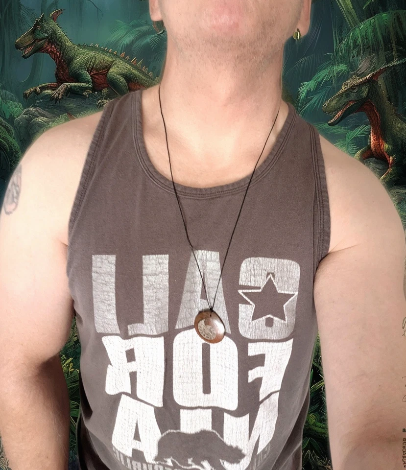 COLLAR HOMBRE: Colgante Piedra Fósil con Diseño Amonita Cordón Negro Tribal Boho Foto 2 de 4