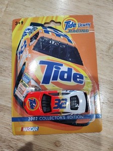 ERTL 2002 Collector's Edition Tide Downy Racing Nascar #32 Ricky Craven