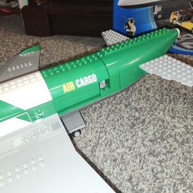 LEGO Airplane: Cargo Terminal 60022 (2013) Retired 90% complete 