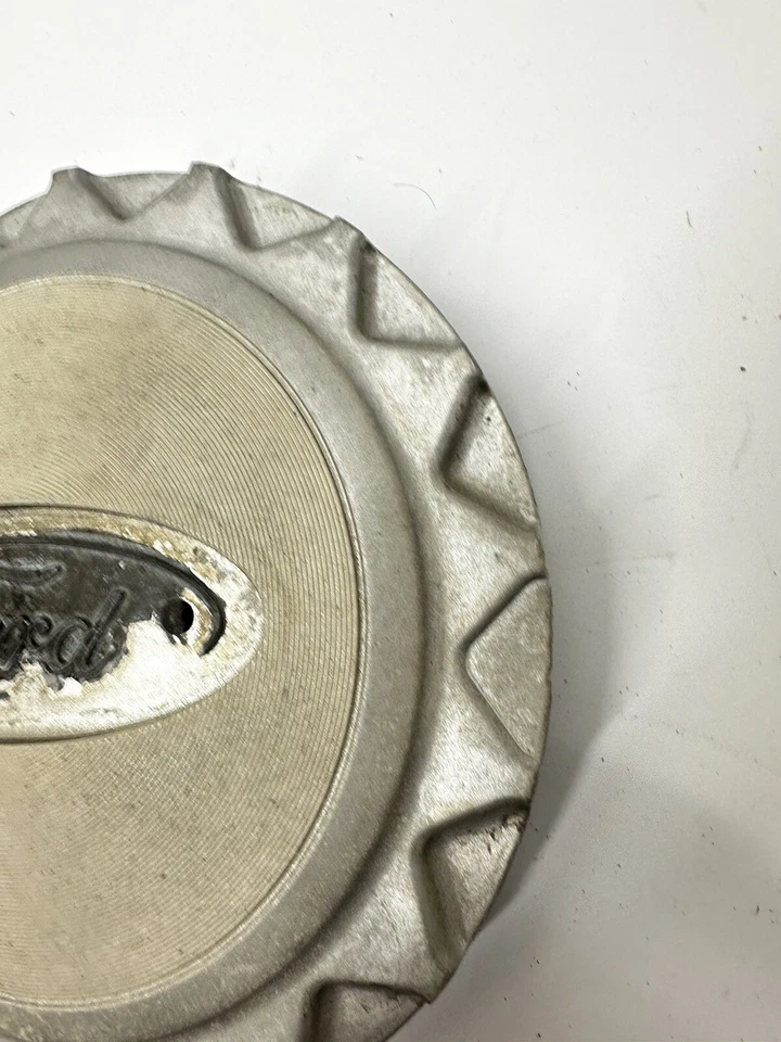 Ford Crown Victoria 1991 1992 OEM tapacubos central de rueda plateado original de fábrica Foto 4 de 4