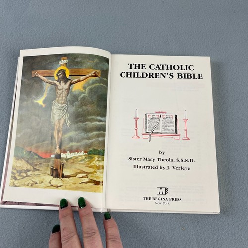 The Catholic Children’s Bible White with Gold Lettering Illustrations 1983 - Foto 6 di 11