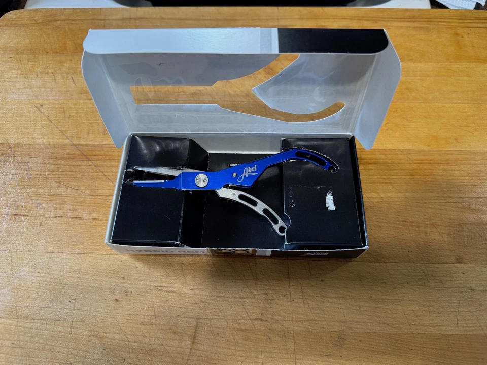 Alicate de pesca com mosca hemostato híbrido Abel Reels bom! - Imagem 2 de 4