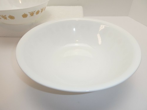 Corelle Butterfly Gold 1-Qt and 2-Qt Pair of Serving Bowls 8-1/2" and 10-1/4" - Picture 3 of 5