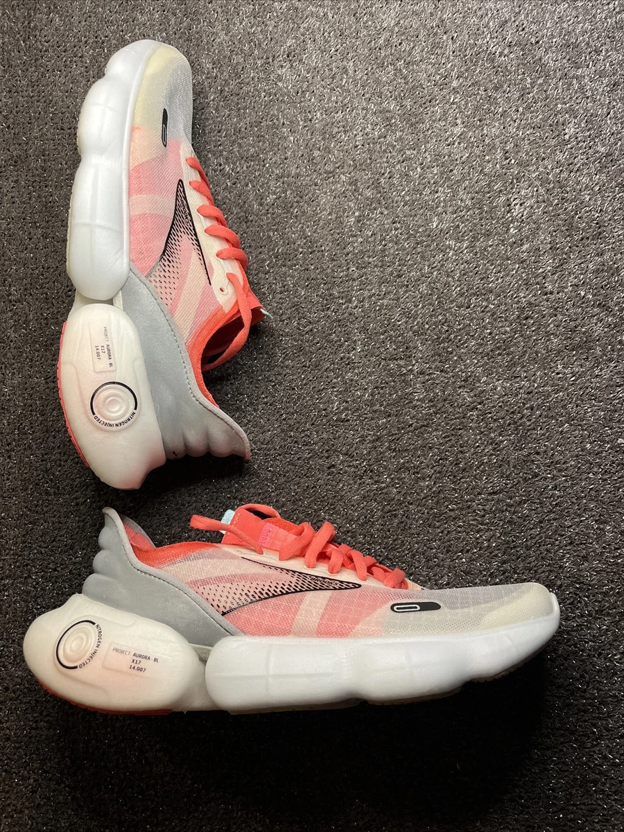 Brooks Aurora BL women s size 9.5 Nitrogen Injected Running Shoes