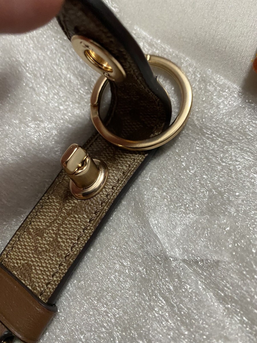 キーホルダー・キーリング COACH Leather Turnlock Valet Key Fob F49314 Coach Valet Trigger Snap Bag Charm Signature C Leather