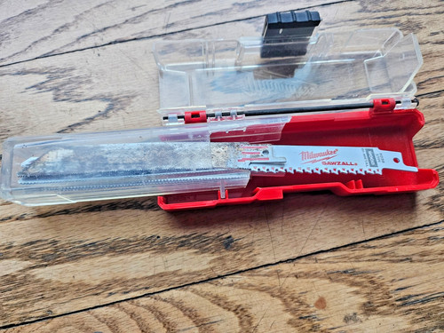 Milwaukee Sawzall Reciprocating Saw Blade Set (8 Blades) with Expandable Case