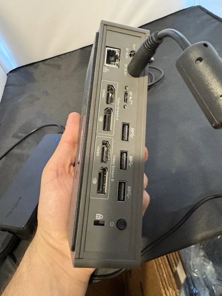 Targus Dock 190 USB-C Universal DV4K Docking Station with power adapter - Image 3 of 4