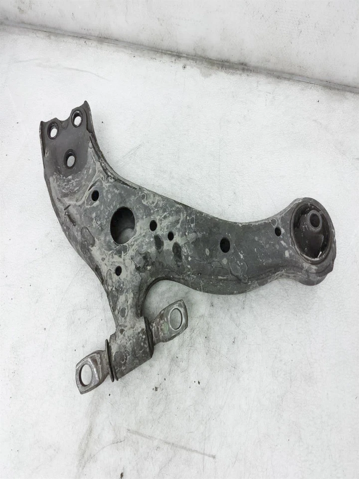Lexus Es300h 2013-2018 Front Left Driver Lower Control Arm 48069-33080 Japan Bui - Image 3 of 4