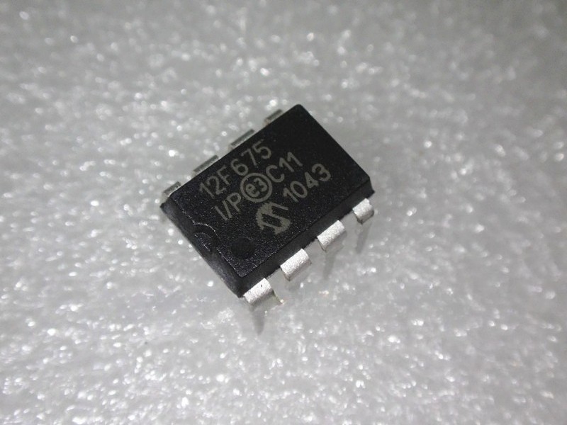 50PCS PIC12F675-I/P 12F675 DIP-8 IC original