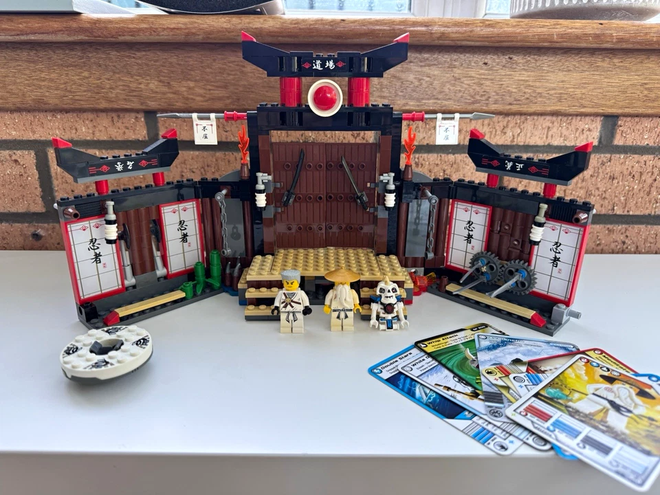 LEGO Ninjago 2504 Spinjitzu Dojo, photo 1 of 3