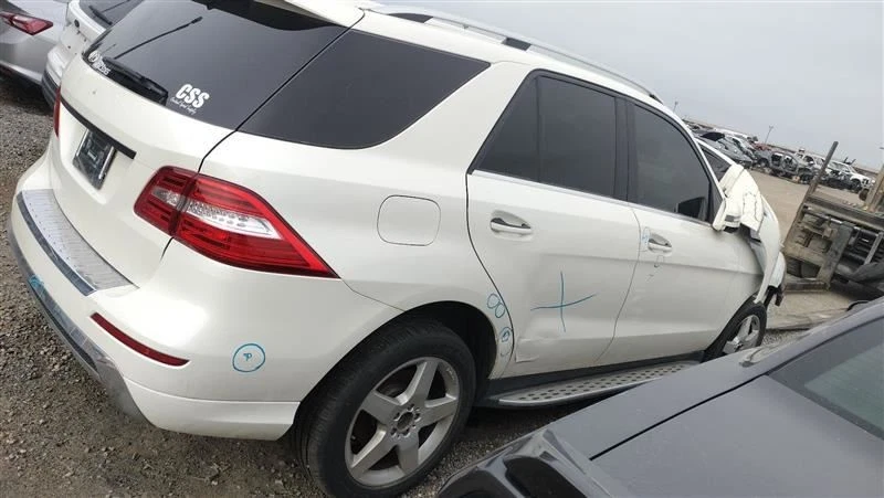 Left Front HUB 1663340206 For 2012-2019 MERCEDES-BENZ ML550 Foto 3 de 4