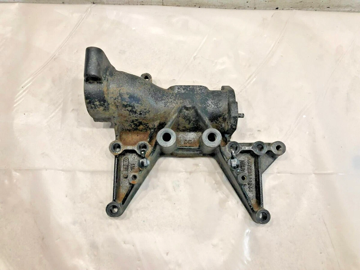 Detroit DD15 Diesel Engine EGR Manifold Crossover Tube Bracket  