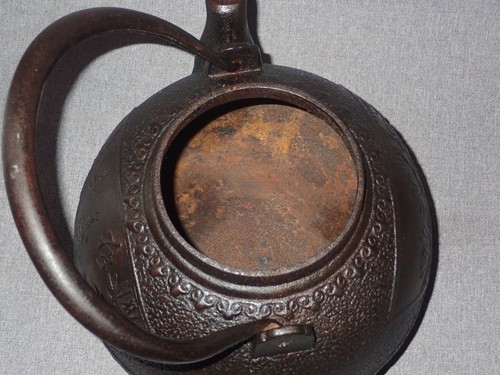 Large Antique RYUBUNDO Tetsubin Signed Bronze Lid Cast Iron Teapot Water Kettle - Bild 7 von 10