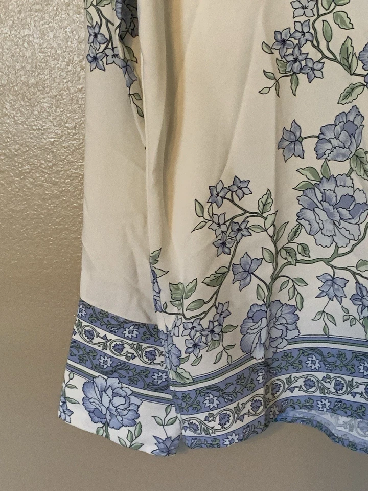 Blusa Cupcakes Y Cachemira Azul Floral Botón Frontal Talla XS Foto 2 de 4