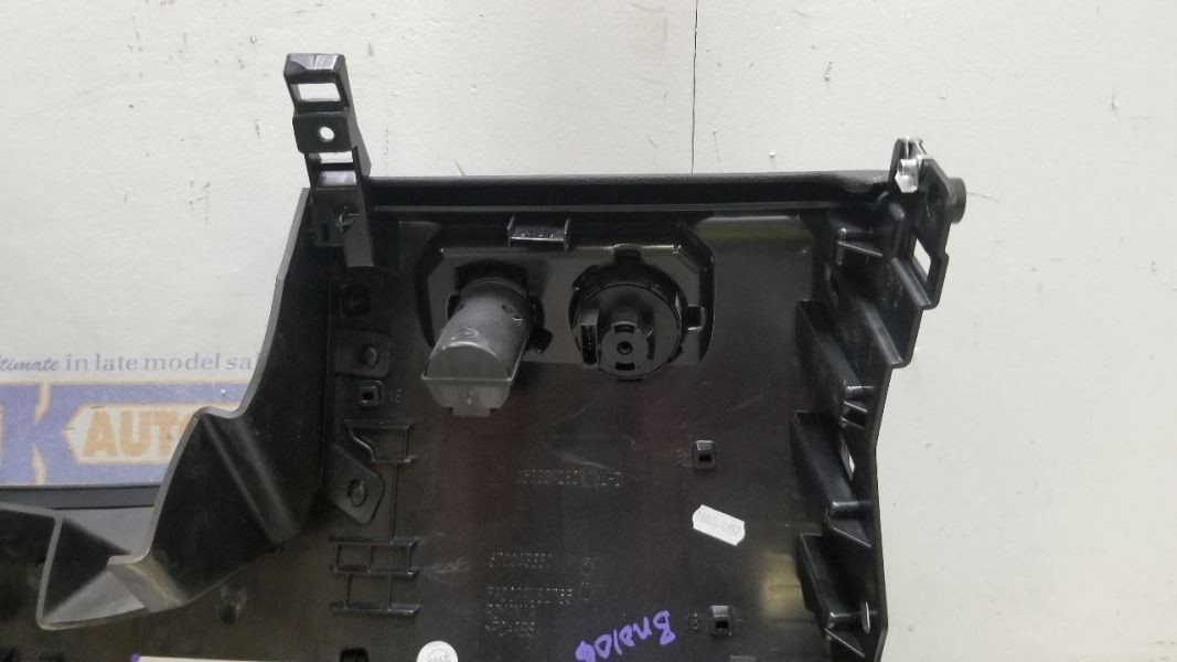 19 2019 MASERATI LEVANTE OEM DRIVER LEFT LOWER KNEE BOLSTER 0670061992