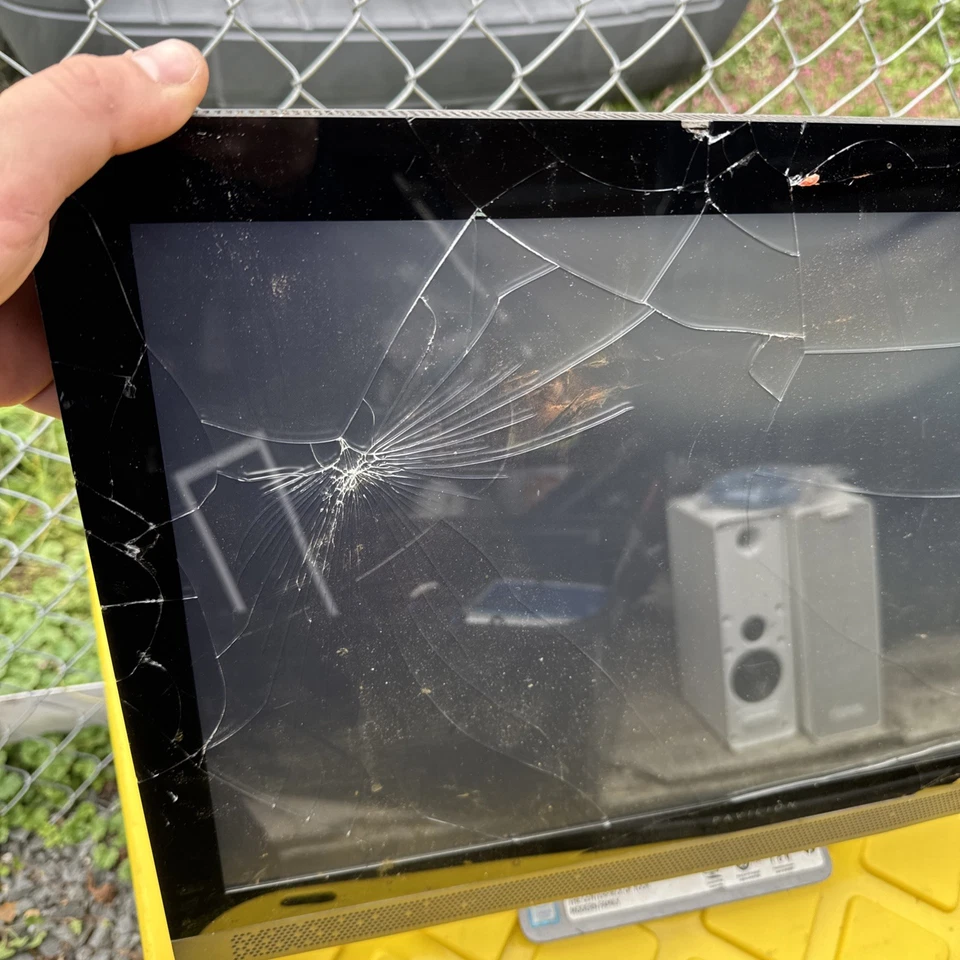 HP Pavilion All-in-One 24-b214 / Core i5 7th Gen - Image 4 of 4