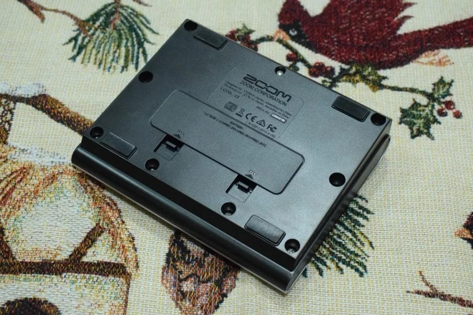 ZOOM V3 vocal processor Free Shipping From Japan - Image 3 of 4