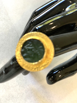 ARA 24k Gold Black Jade Coin Cameo Figural Ring w Oxidized Sterling Size 6 Unwor